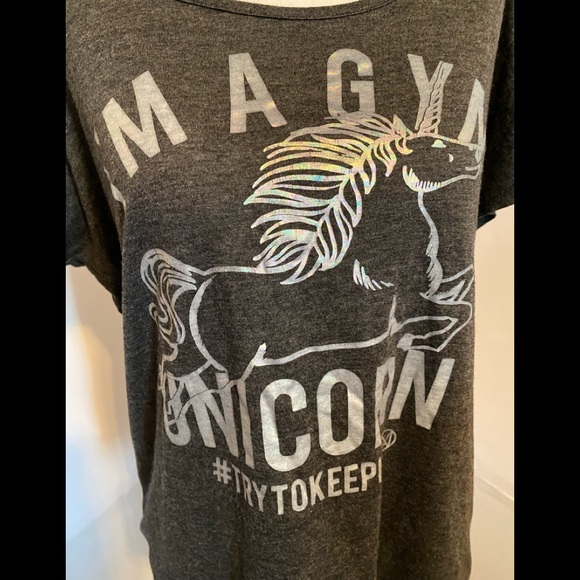 Women’s Grey graphic tee - Picture 2 of 4